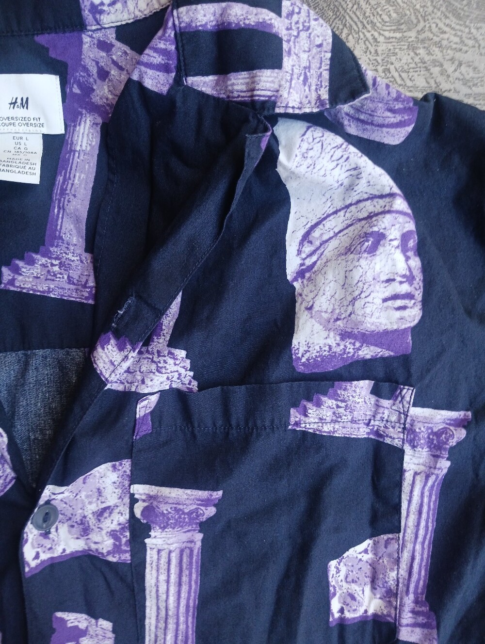 Egyptian Roman Statues Hawaiian Shirt L Black Purple H&M Mens hm